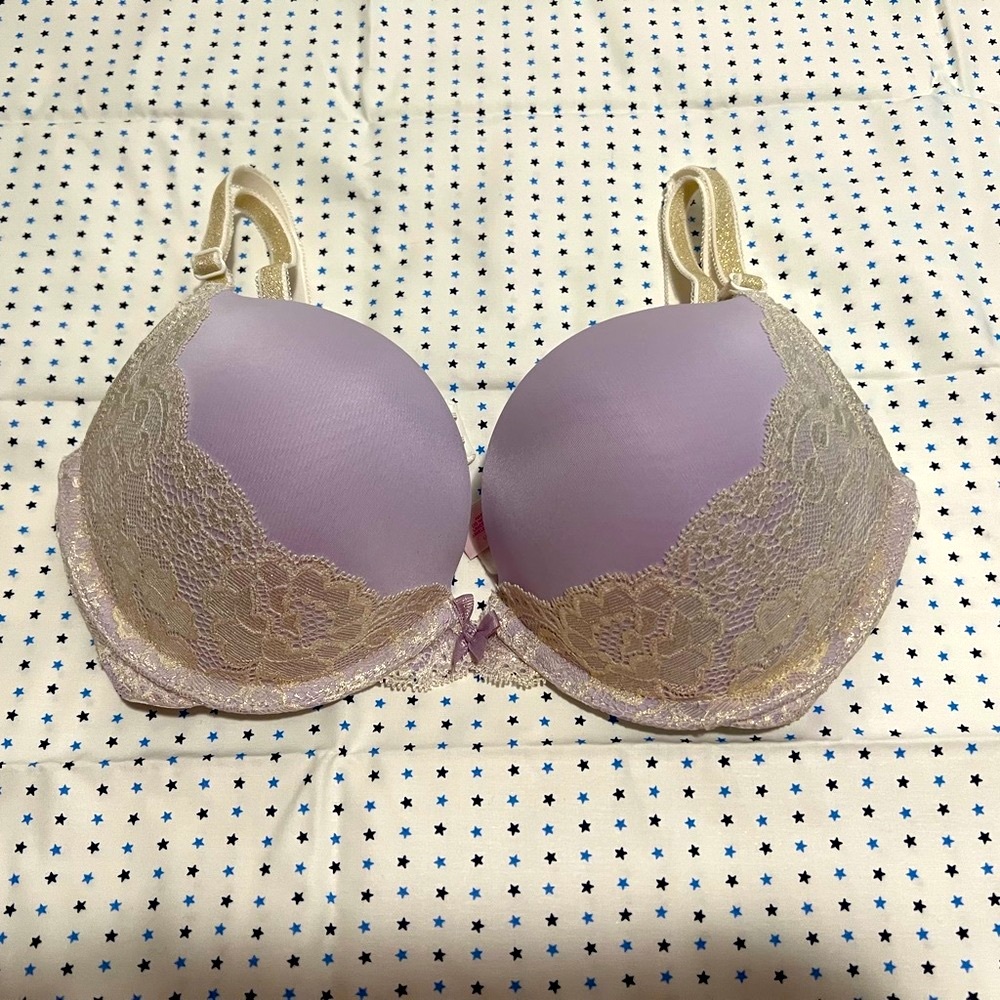 Brand new Discontinued Victoria’s Secret Dream Angel Adds 2 Cup Bra Size 32C